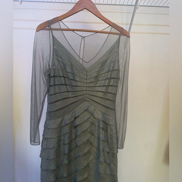 Adrianna Papell formal dress with ruffles - Picture 6 of 7